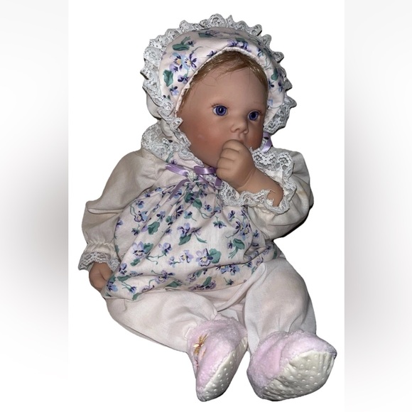 Lee Middleton Vintage Realistic Baby Doll 1994 Blond Hair Thumb Sucker VGUC - Picture 2 of 6